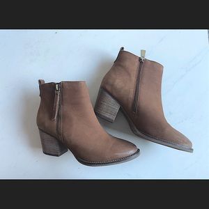 Blondo brown waterproof booties. Size 7.